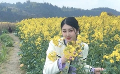 女性乳液开襟狂飙